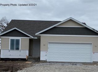 7527 Westfield Dr NE, Cedar Rapids, IA 52402