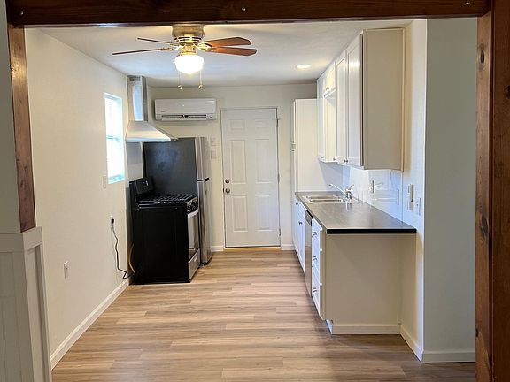 2nd image of 117 Sylvia St