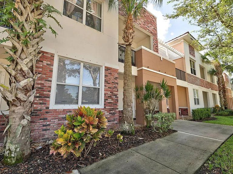 10560 SW Stephanie Way #1102 — Photo 2