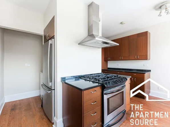 4005 W Nelson St, Chicago, IL