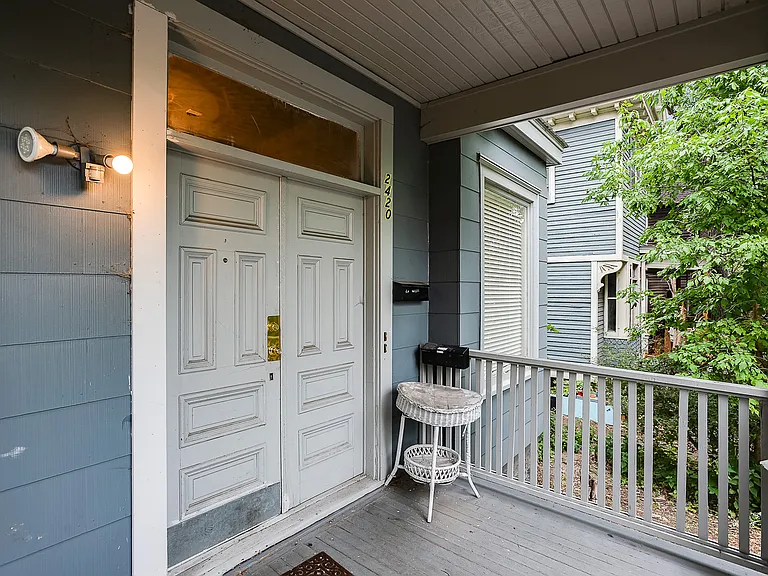 2420 Lyndale Ave S — Photo 4