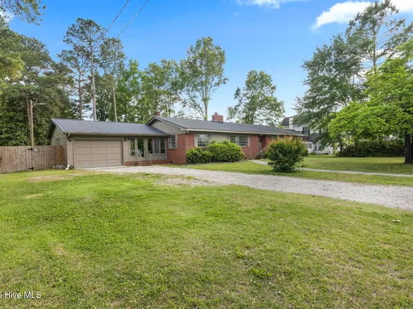 310 E Cliff Street, Wallace, NC 28466