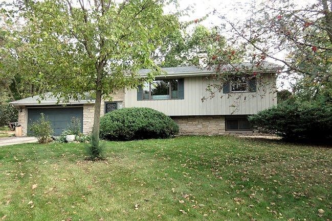 1st image of 726 River Dr