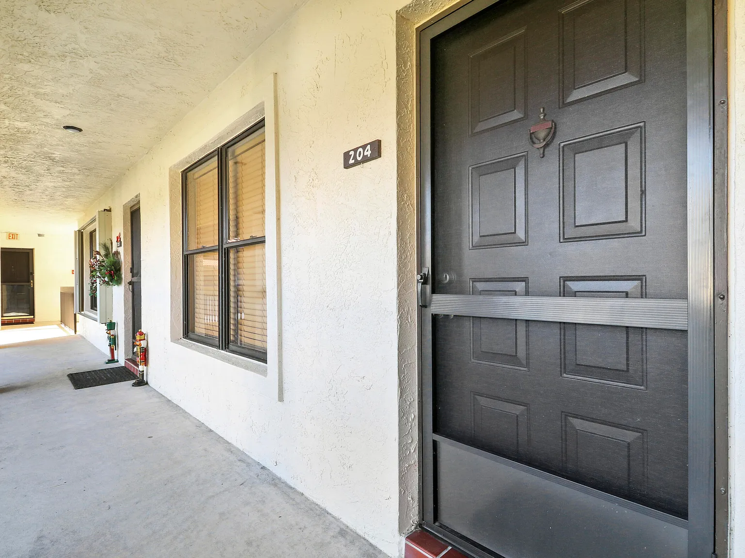 1 bed, 1.0 bath, 697 sqft, $1,600 — Photo 3