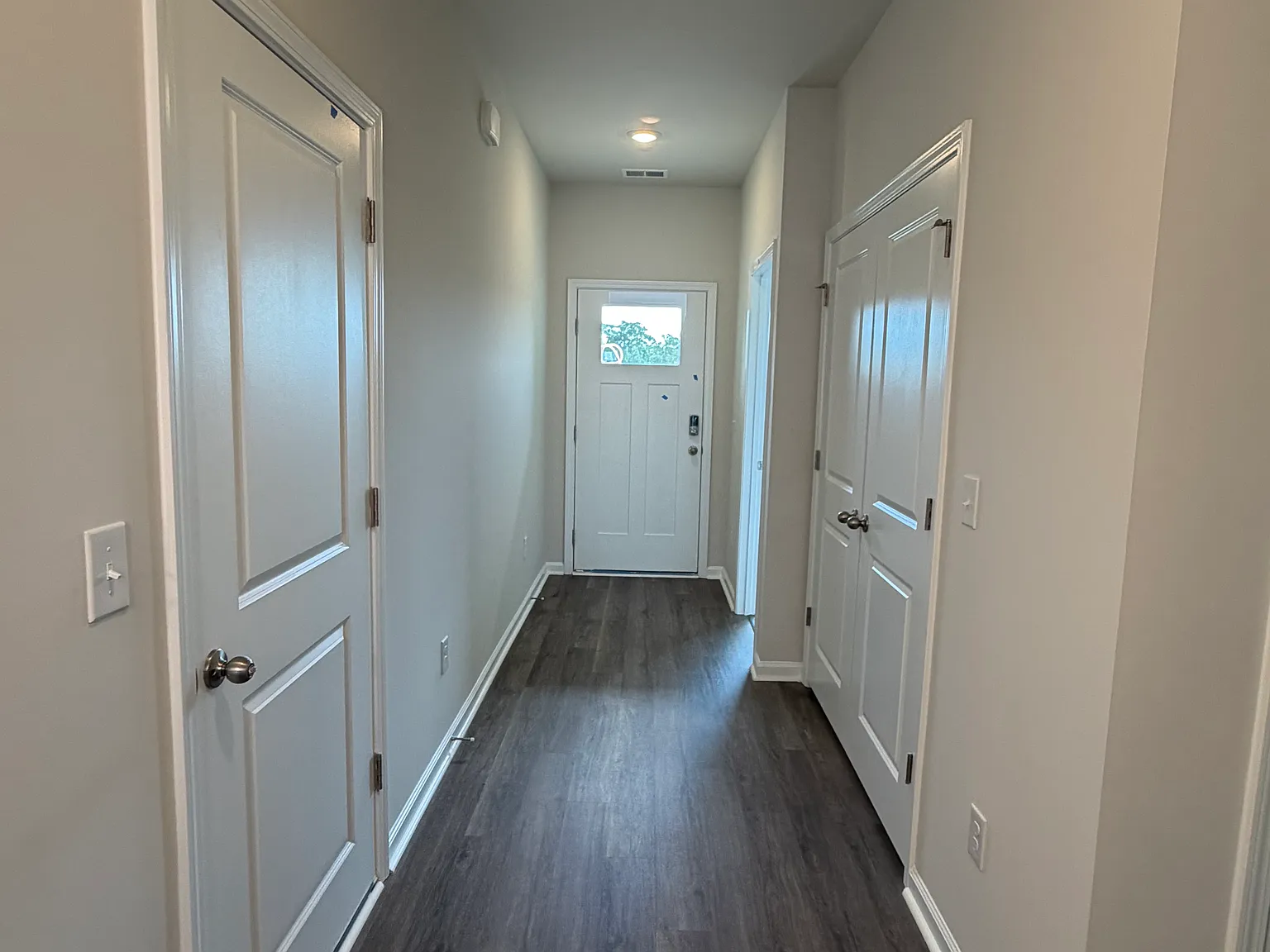 3 bed, 1167 sqft, $2,100 — Photo 2