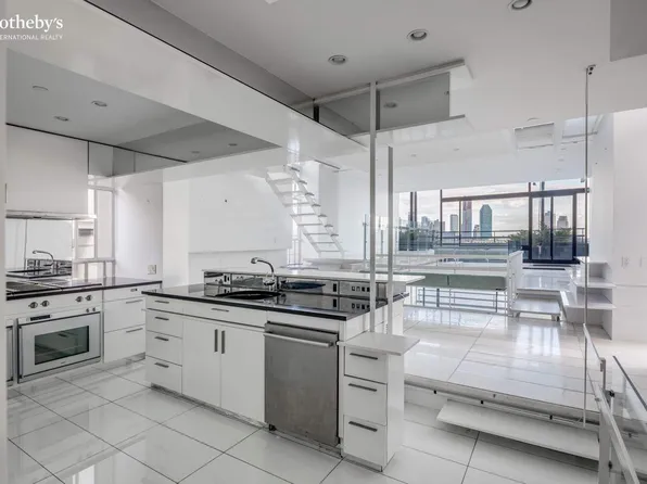 23 Beekman Place image 11 of 25