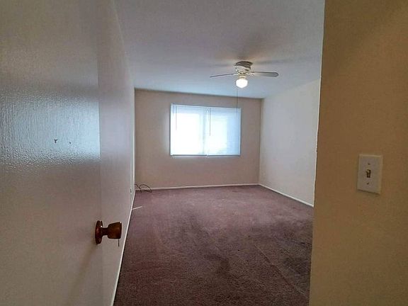 4th image of 3627-3631 N Rockton Ave #3627-102