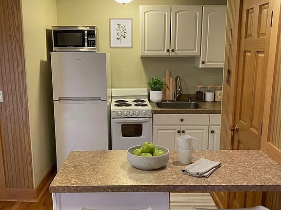 3rd image of 514.5 Park St
