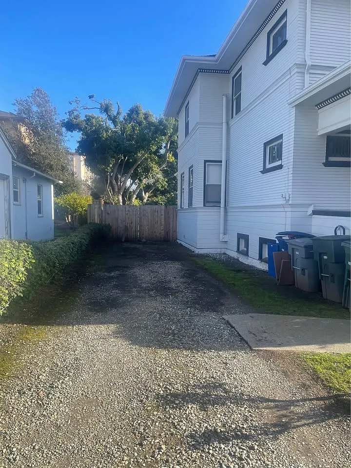 4 bed, 1.5 bath, 2199 sqft, $4,100 — Photo 3