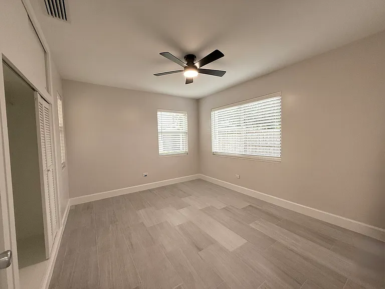 1405 N J Ter — Photo 14