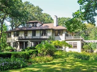 2 N Ahwahnee Rd, Lake Forest, IL 60045