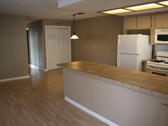 5th image of 133 Cedar St