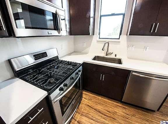 4th image of 1225 Cypress Ave
