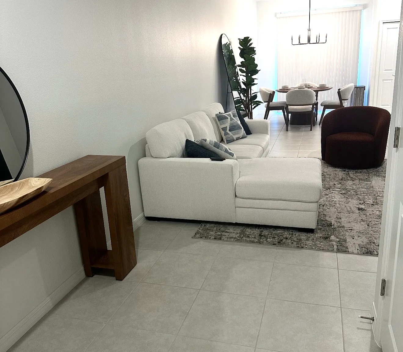 3 bed, 2.5 bath, 1666 sqft, $2,199 — Photo 2
