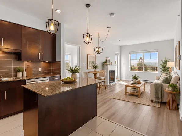 22290 North Ave #406, Maple Ridge, BC V2X