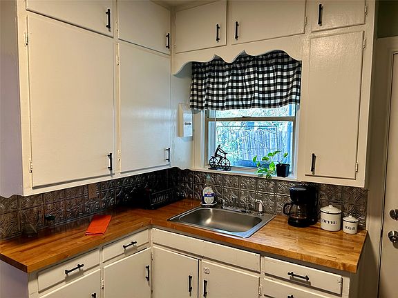 4th image of 3428 N 27th St