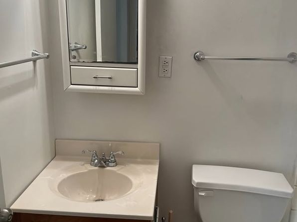 328 Johnston St APT 3