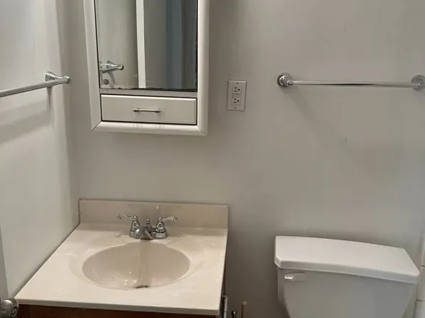 328 Johnston St APT 3, Gladbrook, IA 50635