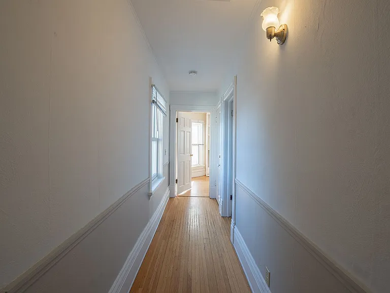 751 Jenifer St — Photo 13
