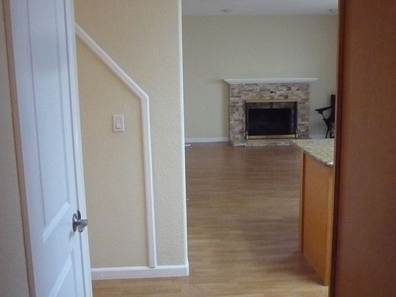 4th image of 421 Greenwood Dr