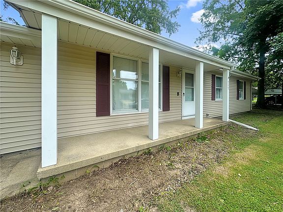 2nd image of 717 Eastgate Dr