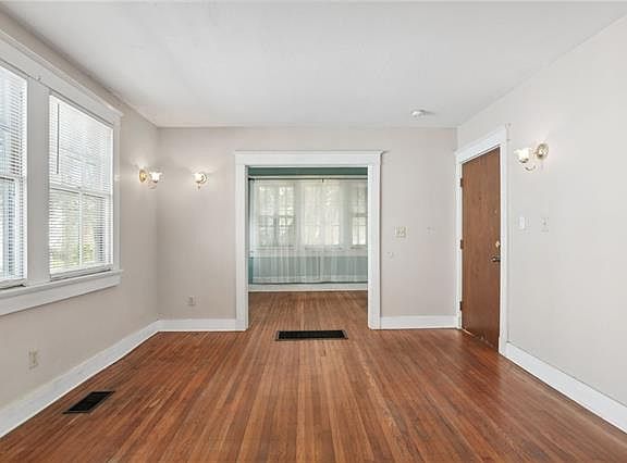 4th image of 8220-22 Sycamore St