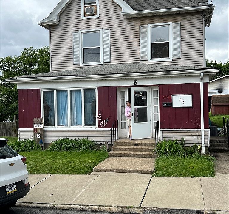 1st image of 376 Vermont Ave