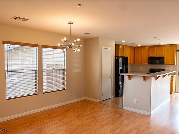 4th image of 1158 Safari Creek Dr