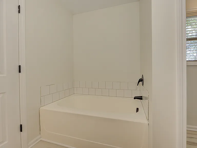 605 Summit Point #A — Photo 23