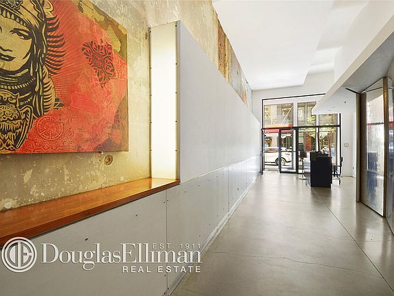 5th image of 39 E 12th St APT 810