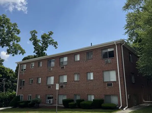 15 Piggott Rd APT 10, Medford, MA 02155