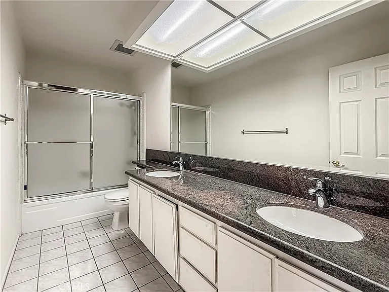 9201 Paso Robles Ave — Photo 38