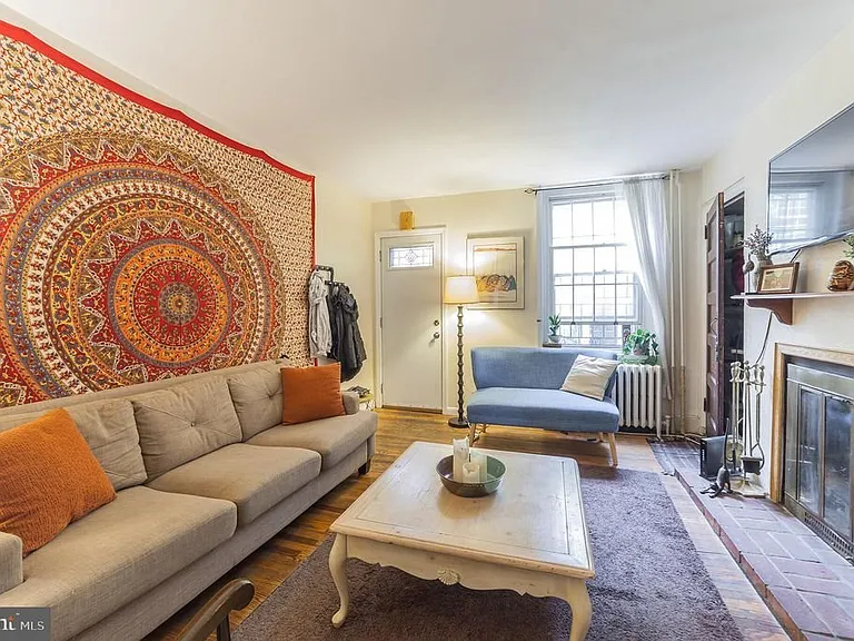248 S Warnock St — Photo 4