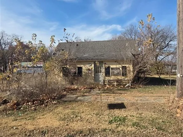 203 S Clemens St, Mulberry, KS 66756