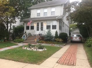 8 Maiden Ln, Lynbrook, NY 11563