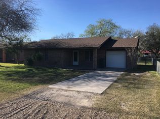 806 S Eugenia St, Orange Grove, TX 78372