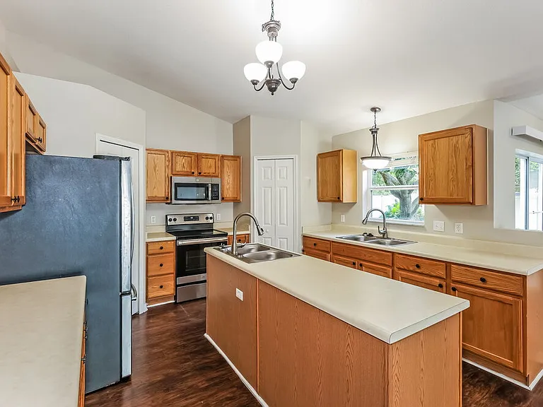 436 Fish Hawk Dr — Photo 8