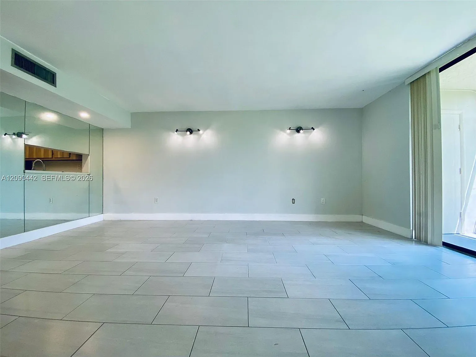 8015 SW 107th Ave — Photo 2