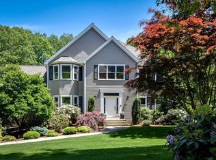 5 Gibbon Rd, Hopkinton, MA 01748