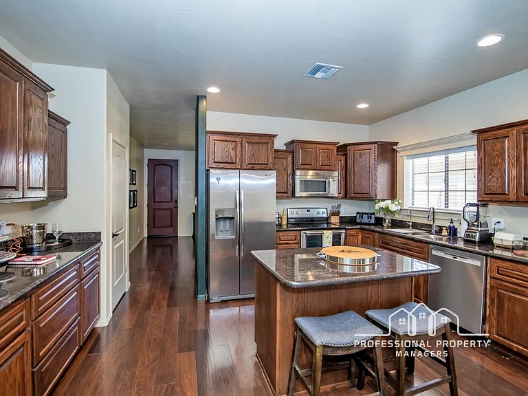 4551 S Agave Ave — Photo 4