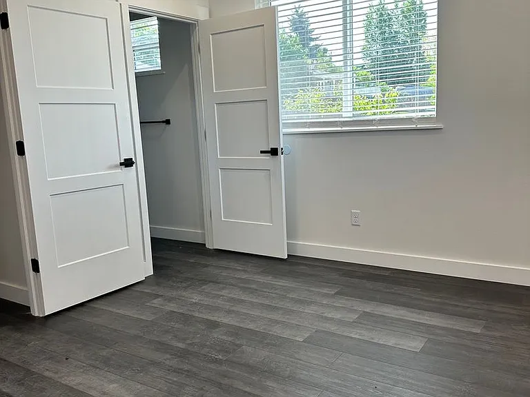 460 N James Ave — Photo 8