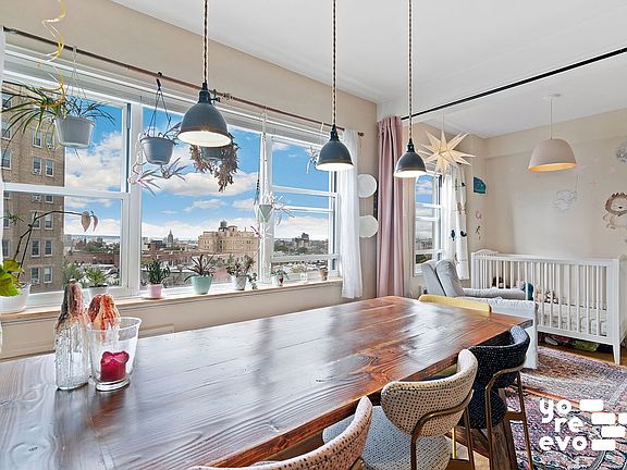 3rd image of 10 Plaza St E APT 9B