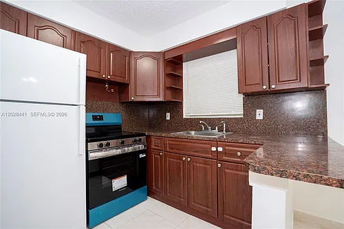 5270 SW 90th Way #1 Photo 1