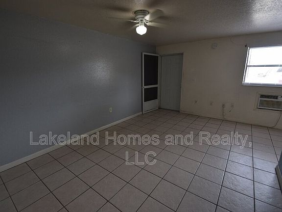 3rd image of 513 Twin Pine Dr Unit A