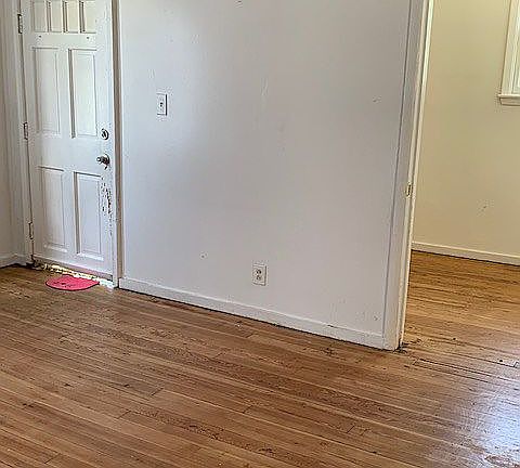5th image of 119 Clare St