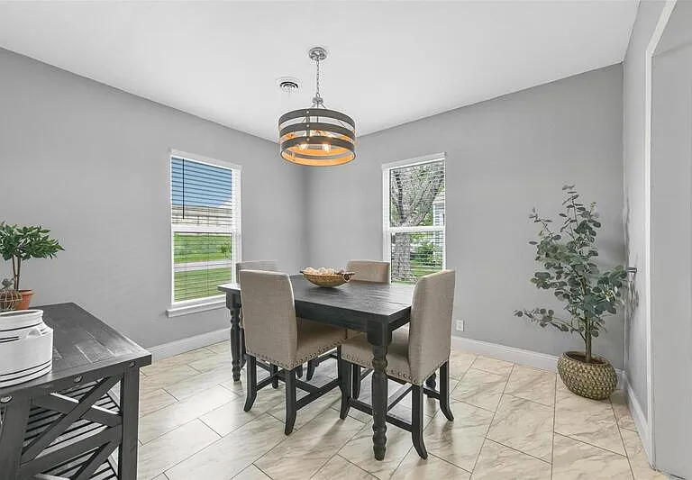 6209 Calmont Ave — Photo 16