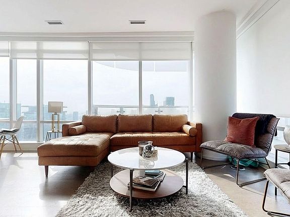 4th image of 1 Bloor St E #4406