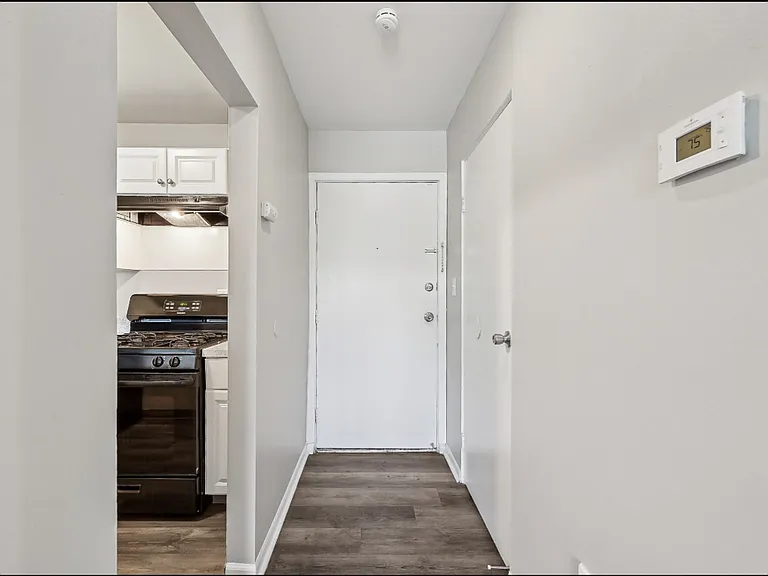 Flats on Tamarack — Photo 14
