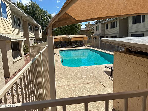4th image of 2603 W ROSE Lane #B110