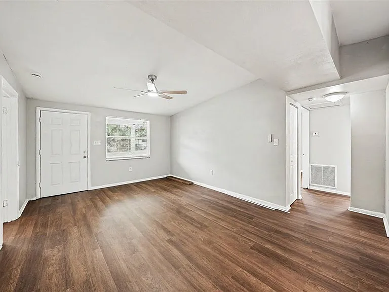 4022 E Henry Ave — Photo 6